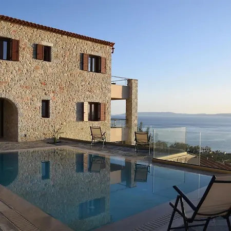 Dafni - Infinite Sea Vistas With Private Pool Kalamata