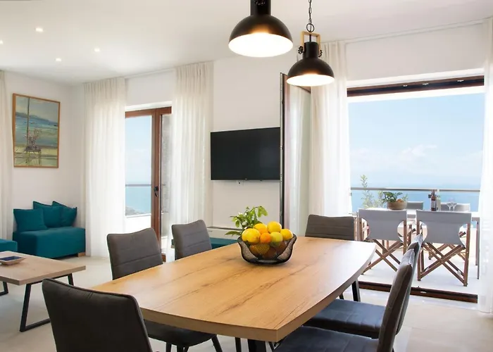Dafni - Infinite Sea Vistas With Private Pool * Kalamata