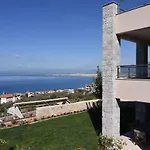 Dafni - Infinite Sea Vistas With Private Pool * カラマタ