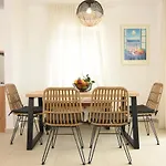 Dafni - Infinite Sea Vistas With Private Pool * カラマタ