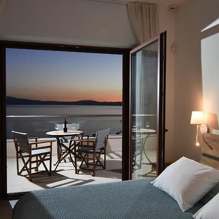 Dafni - Infinite Sea Vistas With Private Pool 칼라마타