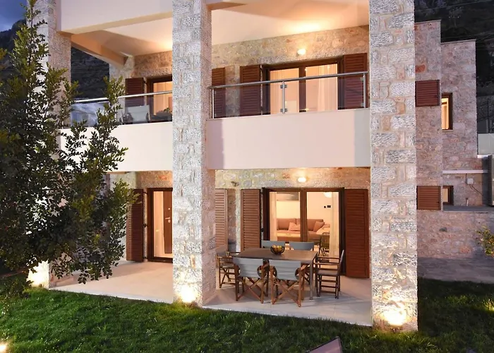 Dafni - Infinite Sea Vistas With Private Pool Каламата