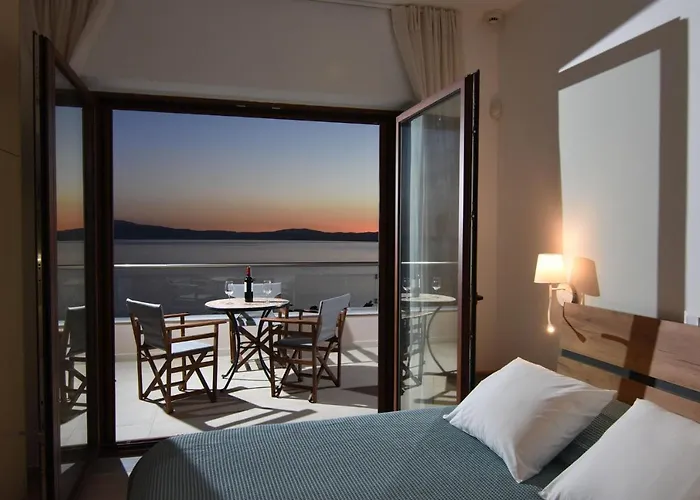 Dafni - Infinite Sea Vistas With Private Pool Calamata