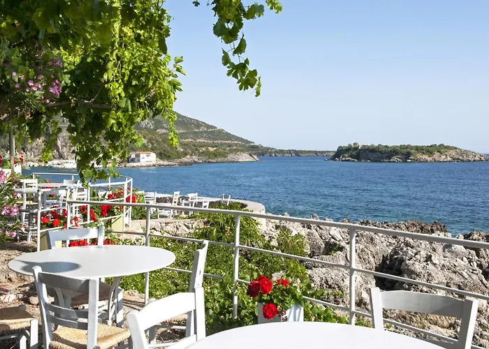 Dafni - Infinite Sea Vistas With Private Pool Calamata